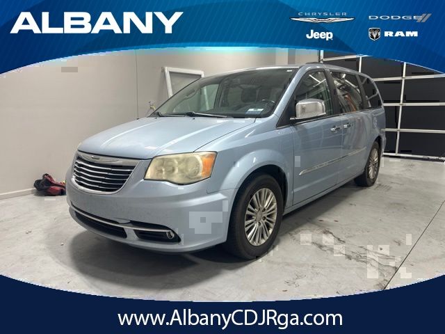 Crystal Blue 2013 Chrysler Town & Country Minivan Front-Wheel Drive 6-Speed Automatic