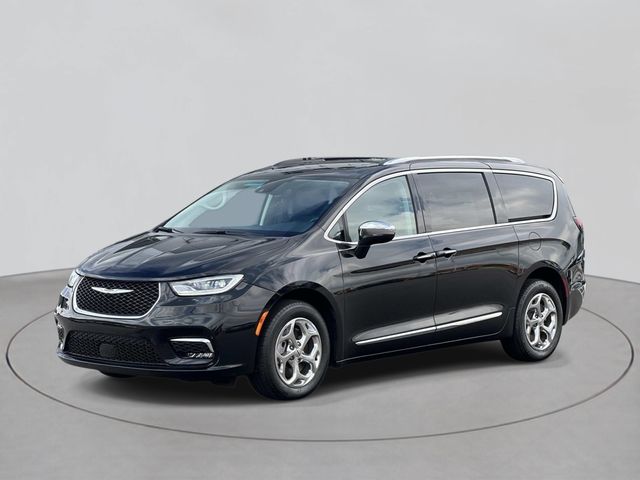 Brilliant Black Crystal Pearlcoat 2021 Chrysler Pacifica Minivan All-Wheel Drive 9-Speed Automatic