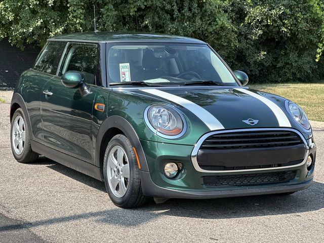  2018 MINI Cooper 3-Door Hatchback FWD   