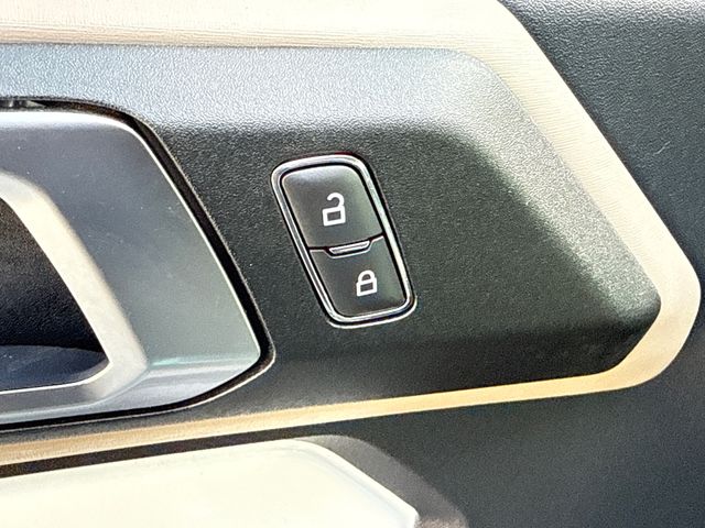 Certified Used 2022 White Ford Wildtrak image 14