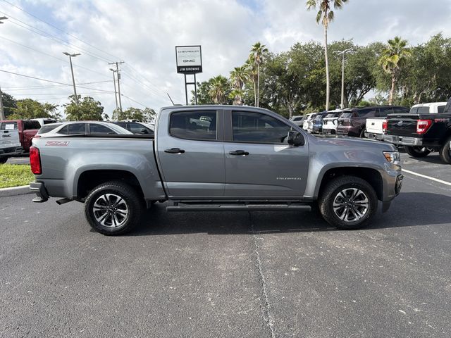 View vehicle photo 3