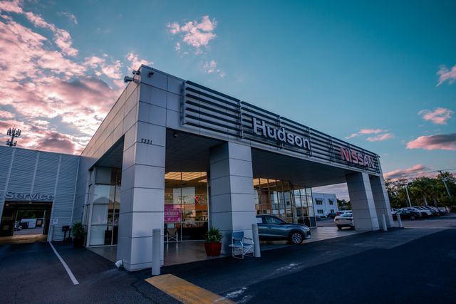 2025 Gray Sky Pearl Nissan Versa 1.6 SV FWD Sedan