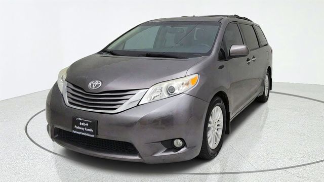 2015 Toyota Sienna XLE