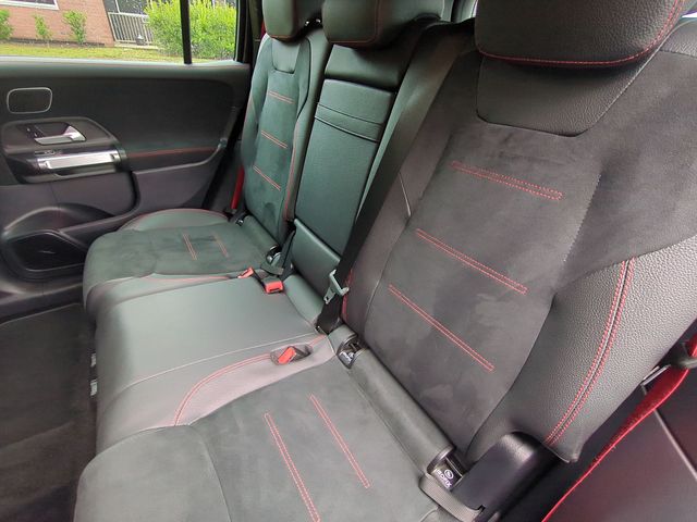 Used 2025  Mercedes-Benz GLB 35 AMG® image 28