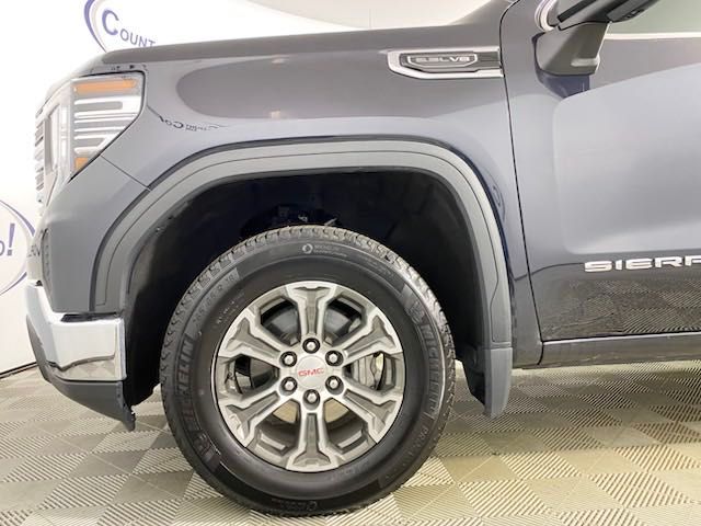 2024 GMC Sierra 1500 SLT photo