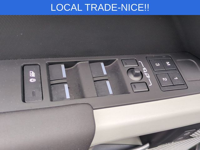 Used 2024  Land Rover S image 13