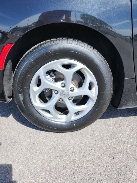 Used 2023 Black Chrysler Limited image 11