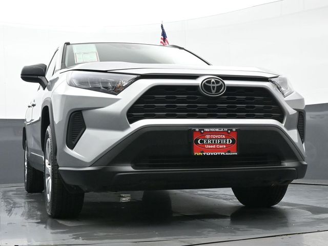 2021 Toyota RAV4 LE 38