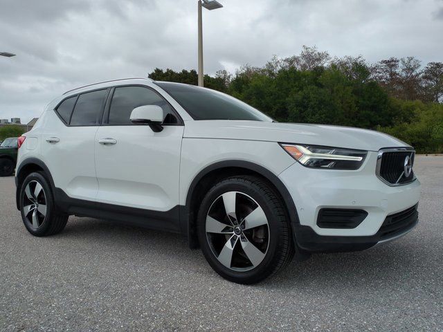 2019 Volvo XC40 T5 Momentum AWD