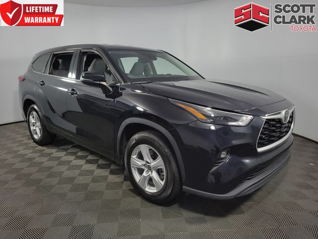 2022 Toyota Highlander LE