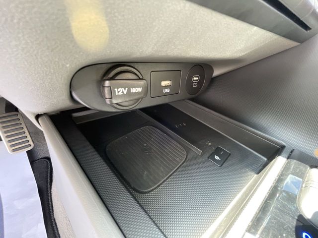Used 2025 Hyundai Elantra Sedan