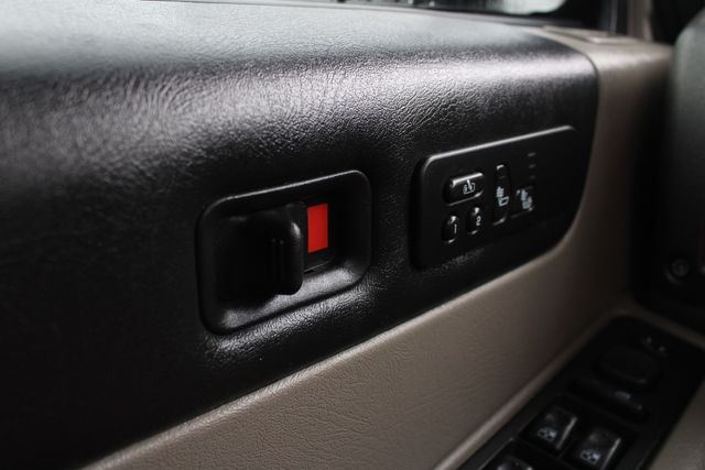 Used 2004 Gray Hummer Base image 8