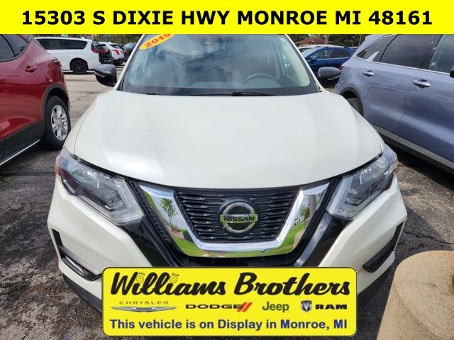 2019 Nissan Rogue SV - Pearl White Tricoat exterior view 2