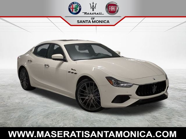 Bianco 2022 Maserati Ghibli Sedan All-Wheel Drive 8-Speed Automatic