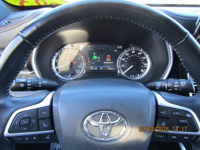 used 2023 Toyota Highlander car, priced at $36,999
