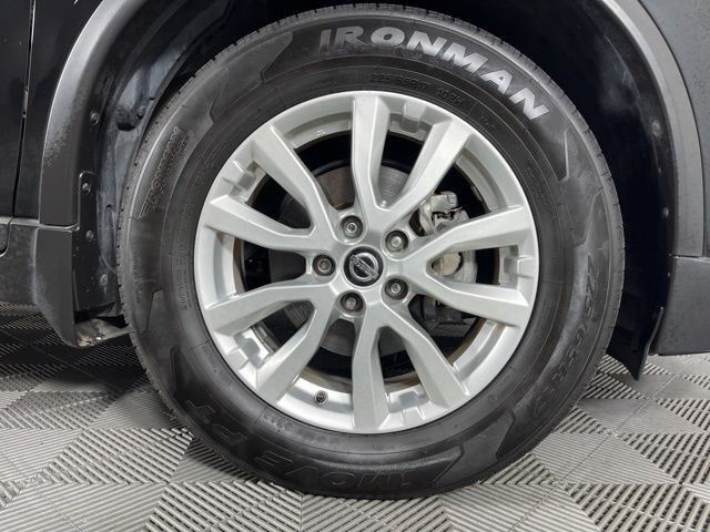 2019 Magnetic Black Pearl Nissan Rogue S FWD SUV