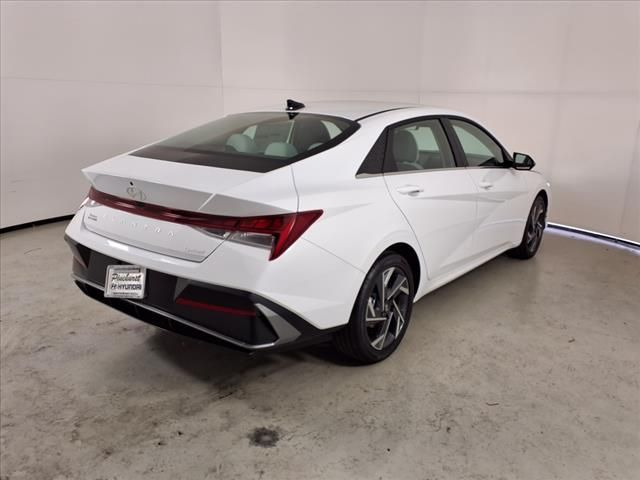 2025 Hyundai Elantra Limited photo