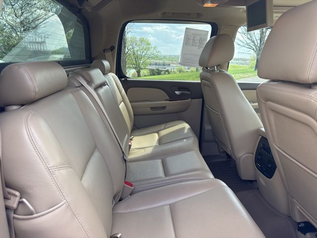 Used 2013 White Chevrolet LTZ image 12