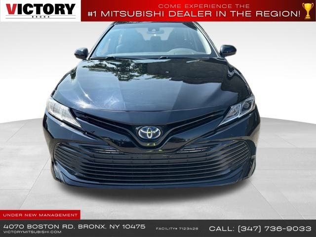 2020 Toyota Camry Hybrid LE photo