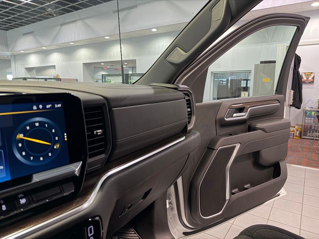 2025 Chevrolet Silverado 2500HD LT White at Bob King Buick GMC