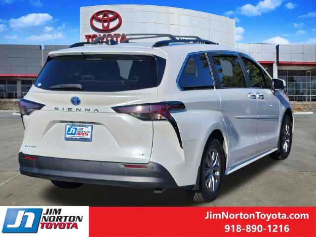 Used 2025 Toyota Sienna Van