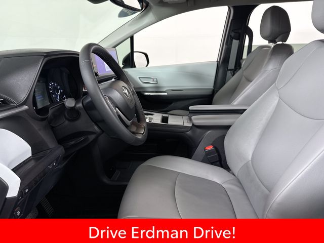 Used 2025 Toyota Sienna Van
