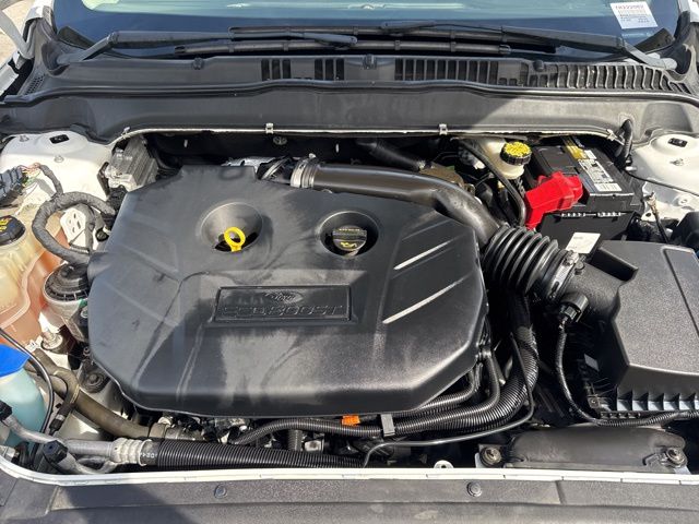 Used 2015 White Ford SE image 18