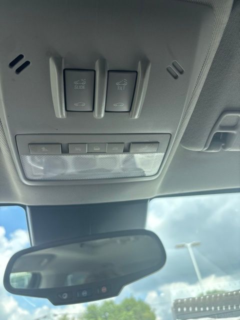 Used 2015 White Chevrolet LTZ image 18