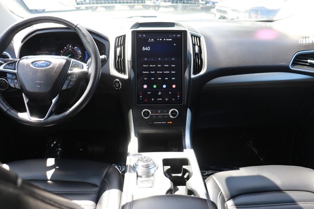 2024 Ford Edge SEL photo
