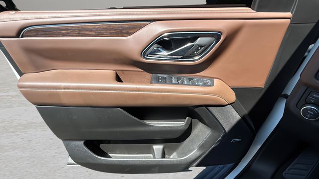 Used 2024 Beige Chevrolet High Country image 17