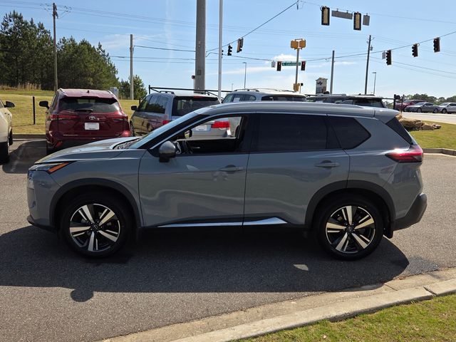 Used 2022 Gray Nissan SL image 4