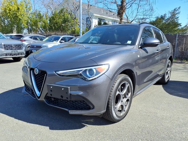 2023 Alfa Romeo Stelvio - Image 2