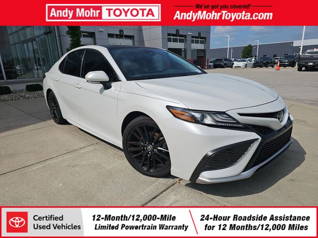 White (Wind Chill Pearl) 2021 Toyota Camry Sedan Front-Wheel Drive 8-Speed Automatic