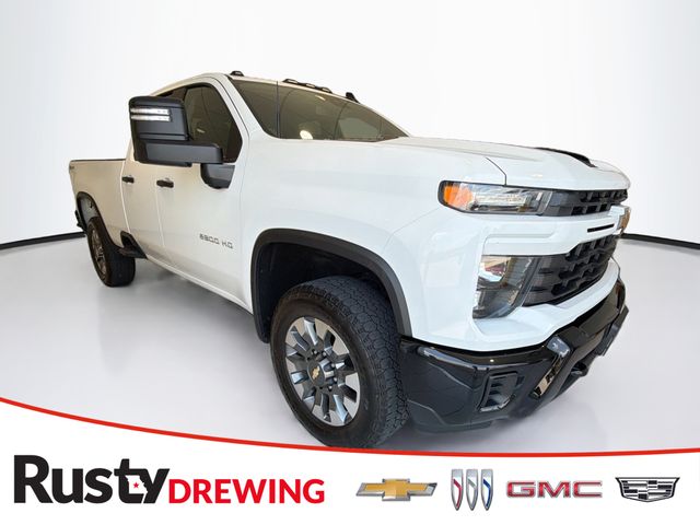 Summit White 2025 Chevrolet Silverado 2500HD Custom Double Cab 4WD Pickup Truck Four-Wheel Drive Automatic