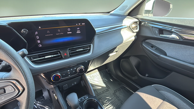 Used 2025 White Chevrolet LT image 24
