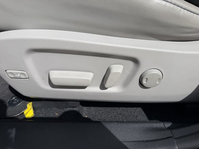 2019 Toyota Highlander XLE Silver at Toyota of Victoria