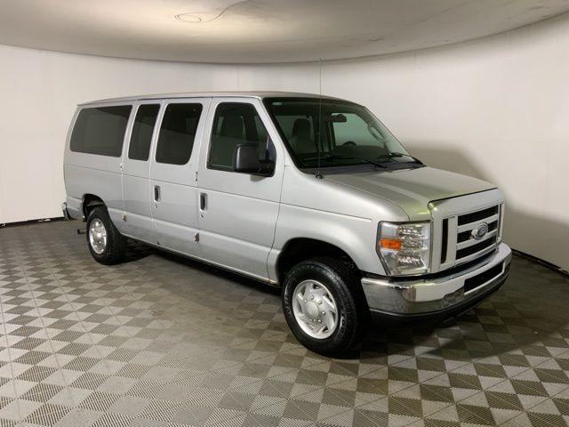 Ingot Silver Metallic 2010 Ford E-Series E-350 XLT Super Duty Passenger Van Van Rear-Wheel Drive 4-Speed Automatic Overdrive