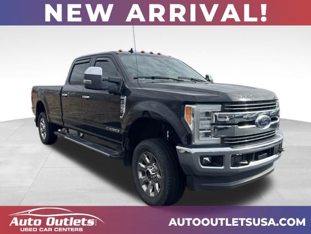 Black 2019 Ford F-250 Super Duty Lariat Crew Cab 4WD Pickup Truck Four-Wheel Drive 6-Speed Automatic