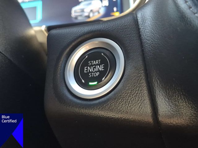 Used 2022 White Chevrolet Z71 image 28