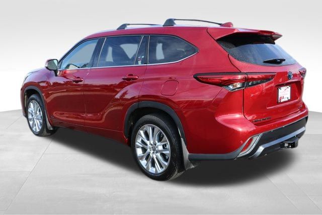 2023 Toyota Highlander Hybrid Limited 21