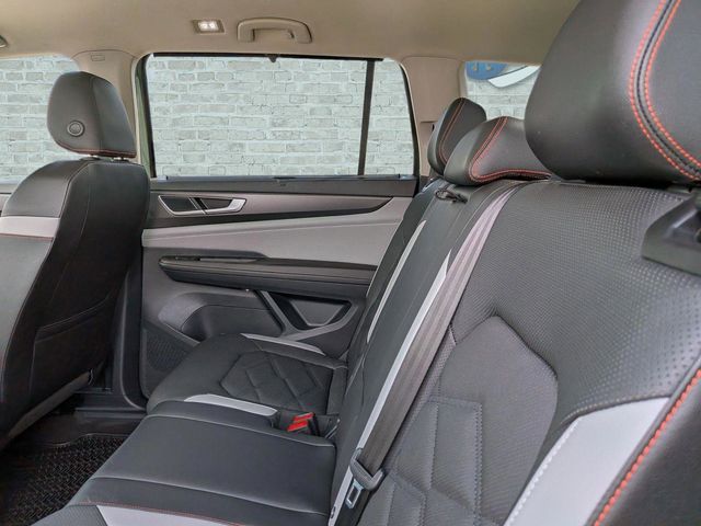 2025 Volkswagen Atlas 2.0T Peak Edition Green at Matthews Motors of Wilmington