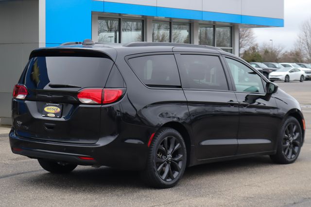 View vehicle photo 3