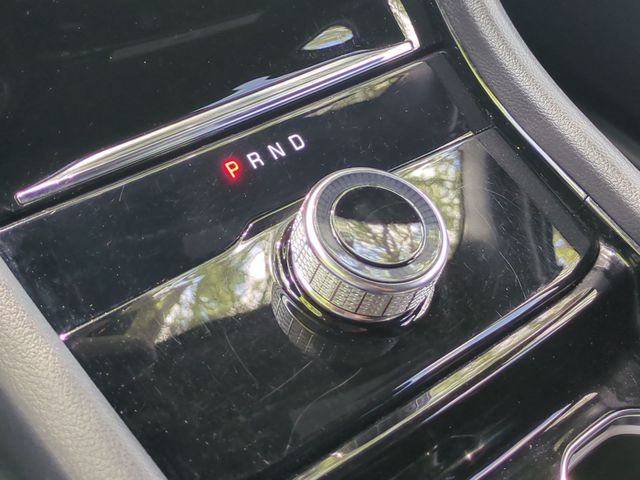 Used 2022 White Jeep Altitude image 27