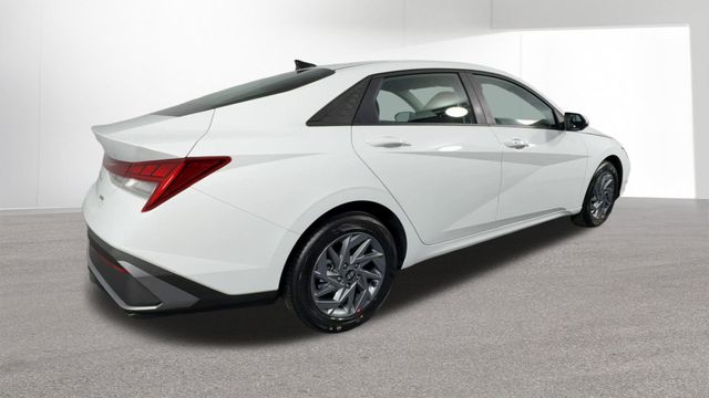 Used 2025 Hyundai Elantra Hybrid For Sale in Indianapolis, IN