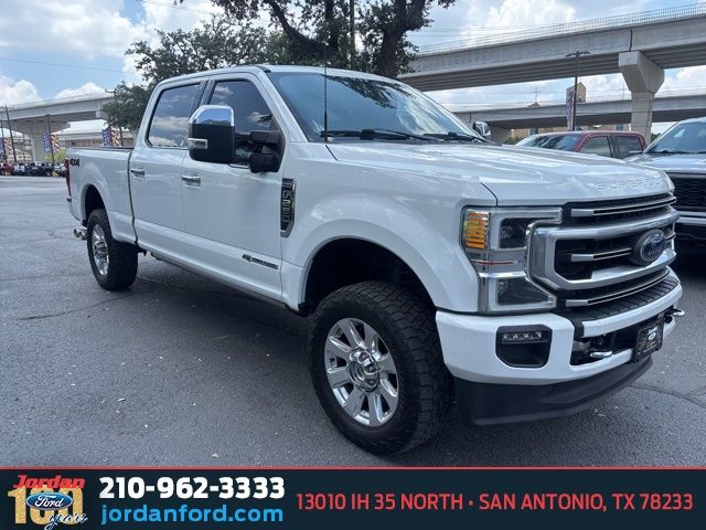 Star White Metallic Tri-Coat 2022 Ford F-250 Super Duty Platinum Crew Cab 4WD Pickup Truck Four-Wheel Drive Automatic