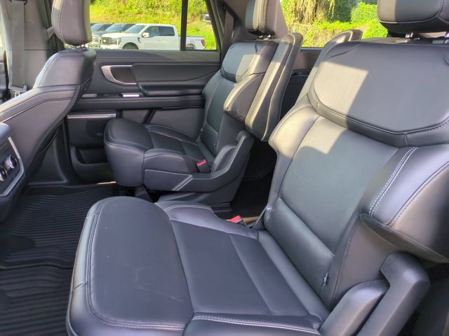 Used 2025 Black Ford Platinum image 30