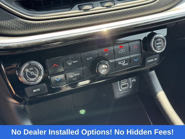 2025 Jeep Compass Trailhawk Silver at Community Kia