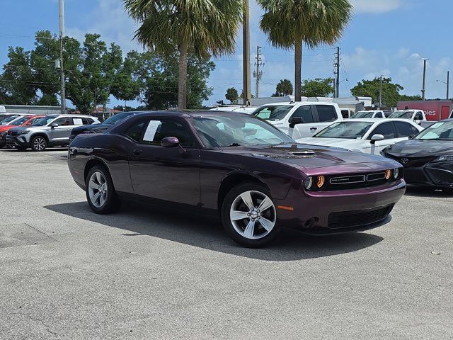 2020 Dodge Challenger SXT RWD