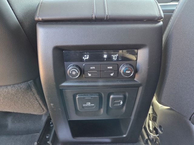 2023 Chevrolet Traverse AWD High Country