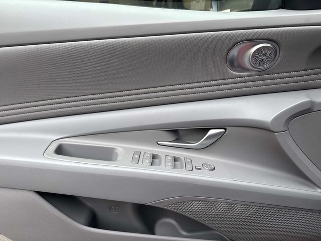 2025 Hyundai Elantra - Image 20